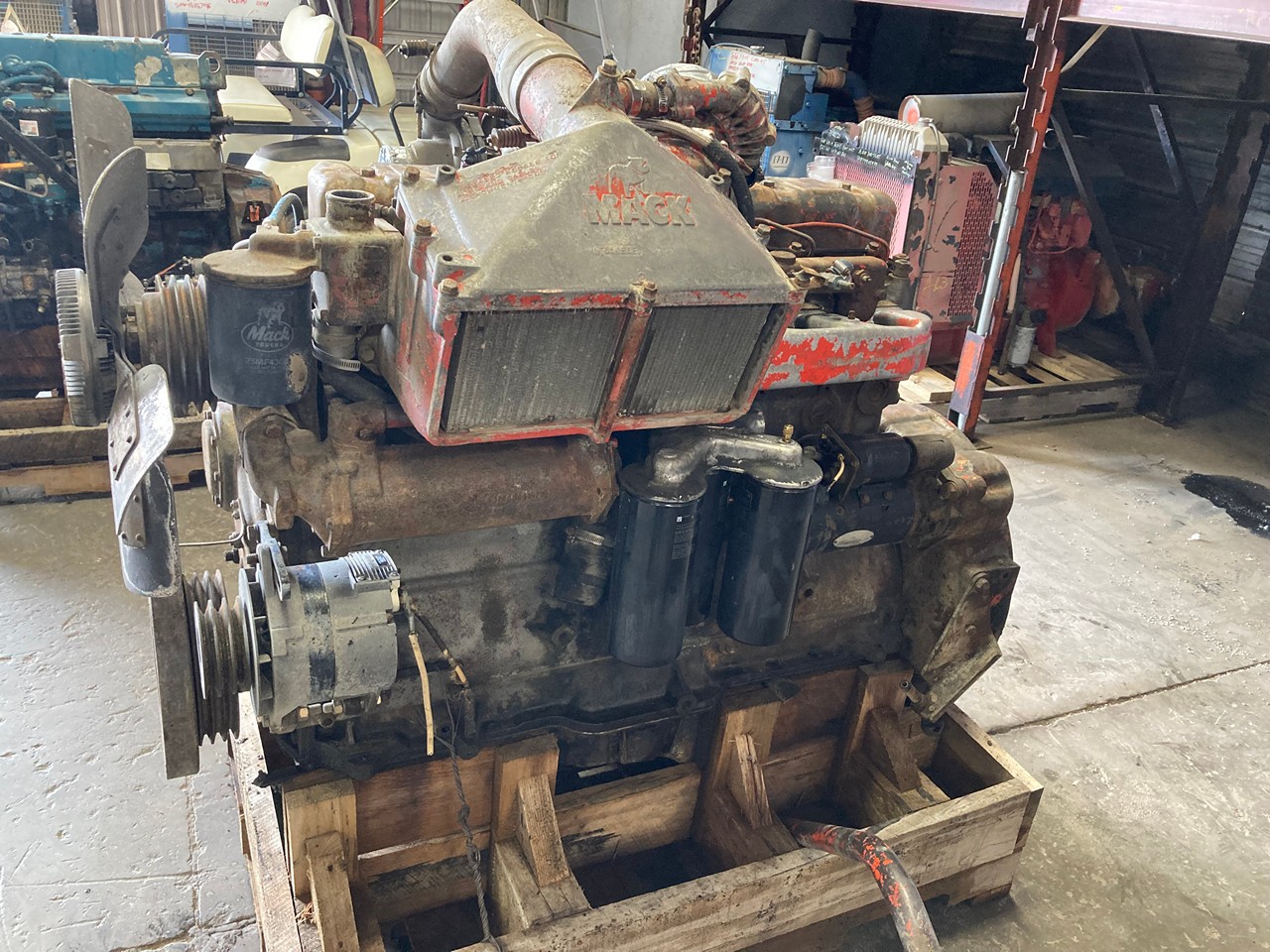Mack 2 Valve Tip Turbine Diesel Engine